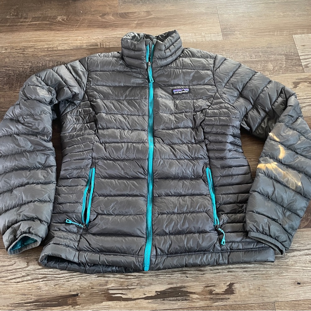 Patagonia goose down puffer jacket M